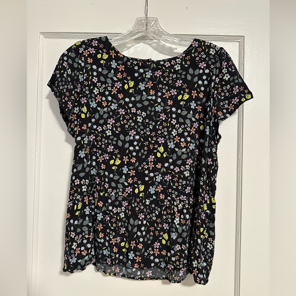 Loft Floral Fit and Flare Blouse 💐